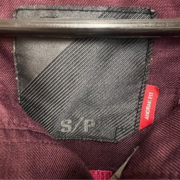 Oakley Spellbound 2L Gore-Tex BioZone Jacket in burgundy size small - Picture 8 of 16